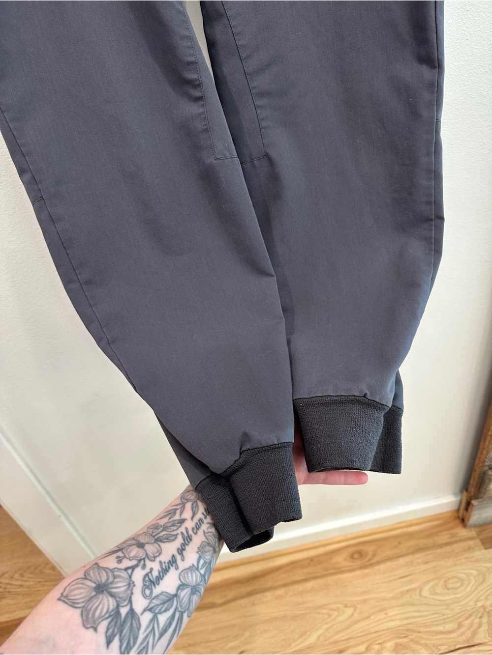 Figs Men’s Charcoal Tansen Jogger Scrub Pants size XL - Picture 4 of 6